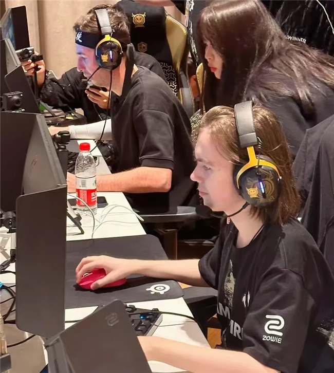 TI11小组赛结束后Entity队长表示希望RNG早日恢复