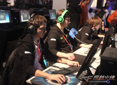 KPL职业辅助疑似出错装，这状态是不是太差了？